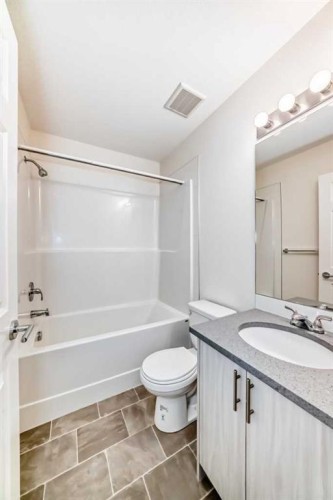 2411-298 Sage Meadows Park Nw, Calgary, AB - Indoor Photo Showing Bathroom