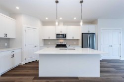 1139 Chinook Winds Circle SW Airdrie, AB T4B 5S7