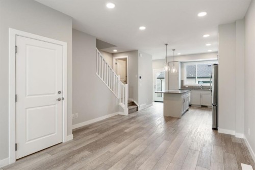 16 Alderwood Close Se, Calgary, AB - Indoor