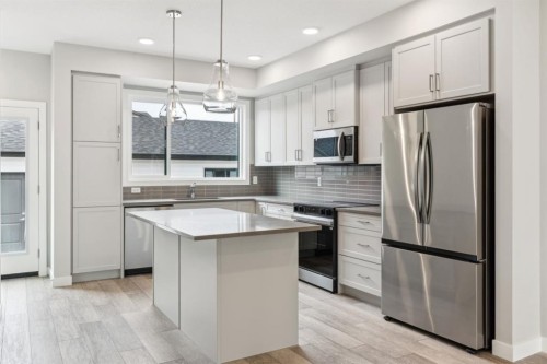 16 Alderwood Close Se, Calgary, AB - Indoor Photo Showing Kitchen With Stainless Steel Kitchen With Upgraded Kitchen