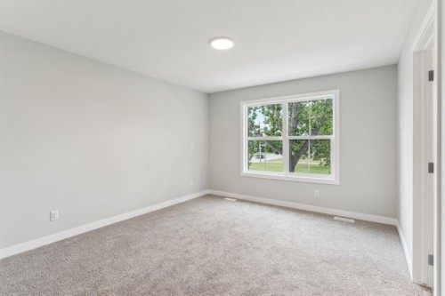 16 Alderwood Close Se, Calgary, AB - Indoor Photo Showing Other Room