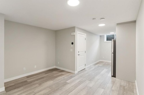 16 Alderwood Close Se, Calgary, AB - Indoor Photo Showing Other Room