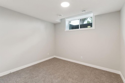 16 Alderwood Close Se, Calgary, AB - Indoor Photo Showing Other Room