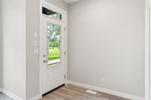 16 Alderwood Close Se, Calgary, AB - Indoor Photo Showing Other Room