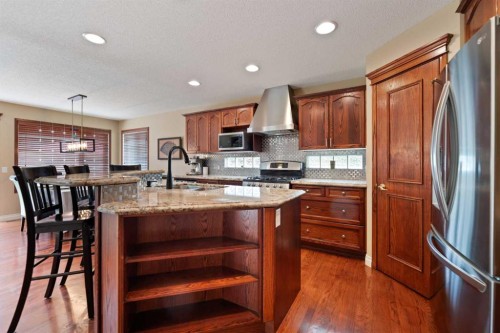 182 Sienna Park Drive Sw, Calgary, AB - Indoor Photo Showing Kitchen