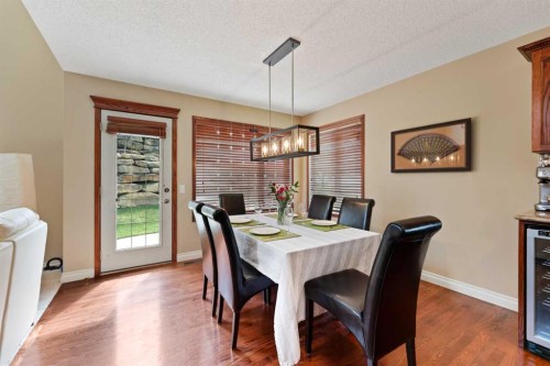 182 Sienna Park Drive Sw, Calgary, AB - Indoor Photo Showing Dining Room