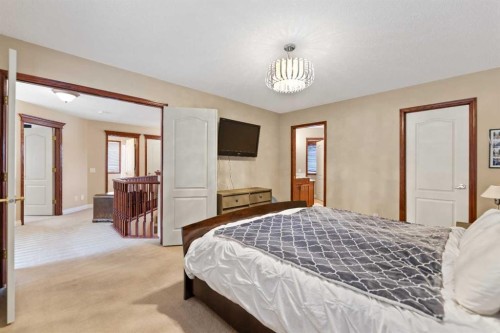 182 Sienna Park Drive Sw, Calgary, AB - Indoor Photo Showing Bedroom