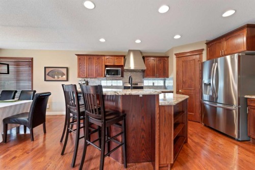 182 Sienna Park Drive Sw, Calgary, AB - Indoor Photo Showing Kitchen