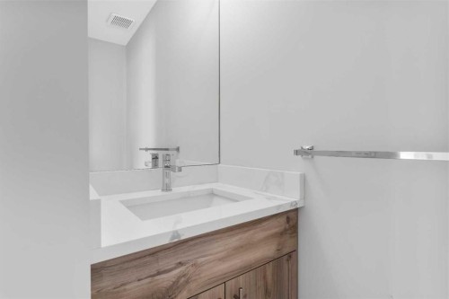 7 Prominence View Sw, Calgary, AB - Indoor Photo Showing Bathroom