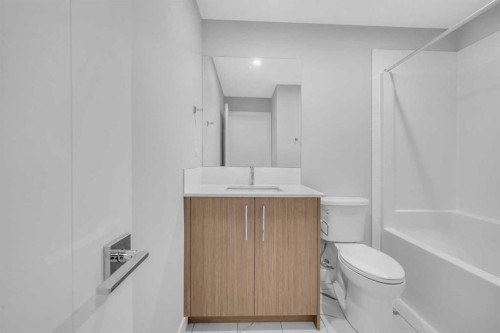 2301-681 Savanna Boulevard Ne, Calgary, AB - Indoor Photo Showing Bathroom