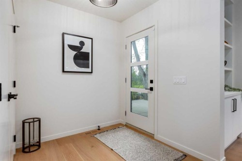 1408 Crescent Road Nw, Calgary, AB - Indoor Photo Showing Other Room