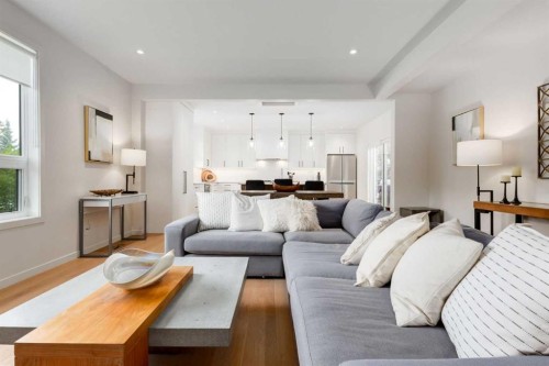 1408 Crescent Road Nw, Calgary, AB - Indoor Photo Showing Living Room