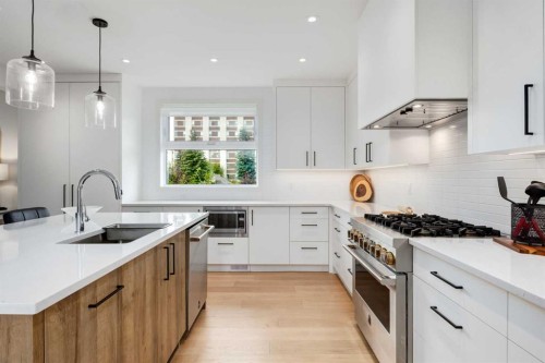 1408 Crescent Road Nw, Calgary, AB - Indoor Photo Showing Kitchen With Upgraded Kitchen
