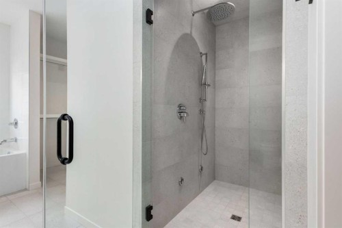 1408 Crescent Road Nw, Calgary, AB - Indoor Photo Showing Bathroom