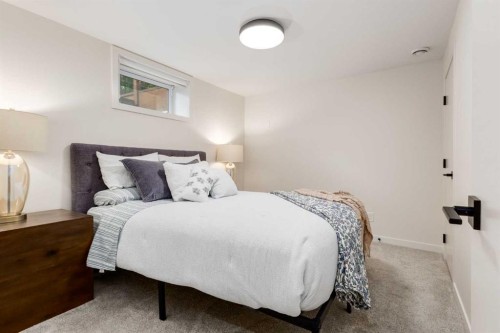 1408 Crescent Road Nw, Calgary, AB - Indoor Photo Showing Bedroom