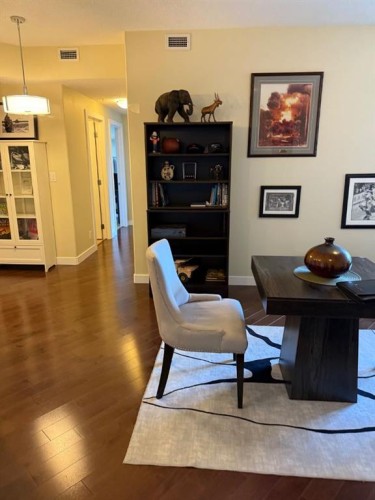 701-16 Varsity Estates Circle Nw, Calgary, AB - Indoor Photo Showing Other Room