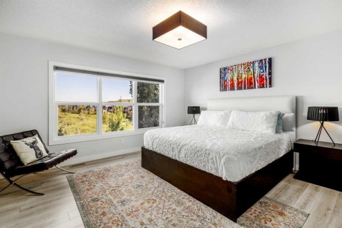 10 Cranbrook Hill Se, Calgary, AB - Indoor Photo Showing Bedroom