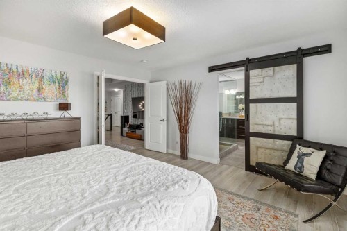 10 Cranbrook Hill Se, Calgary, AB - Indoor Photo Showing Bedroom