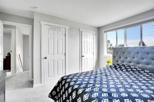 243 Castlebrook Road Ne, Calgary, AB - Indoor Photo Showing Bedroom