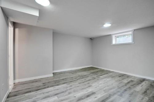 243 Castlebrook Road Ne, Calgary, AB - Indoor