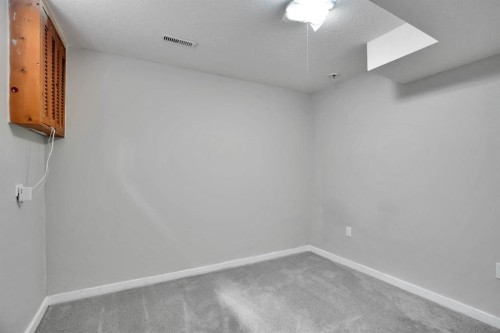 243 Castlebrook Road Ne, Calgary, AB - Indoor Photo Showing Other Room
