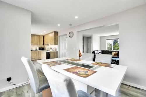 243 Castlebrook Road Ne, Calgary, AB - Indoor