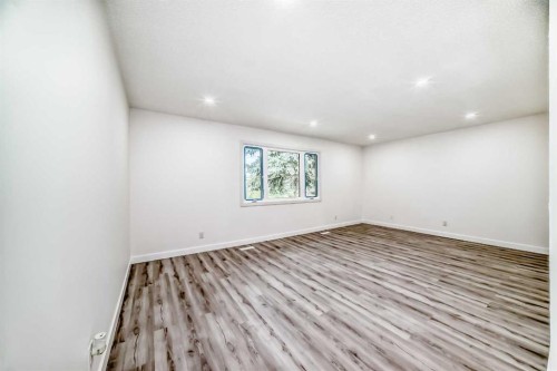 6216 4 Street Ne, Calgary, AB - Indoor Photo Showing Other Room