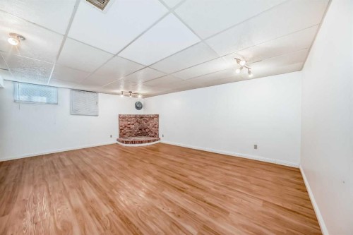 6216 4 Street Ne, Calgary, AB - Indoor Photo Showing Other Room