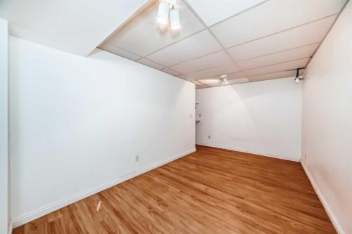 6216 4 Street Ne, Calgary, AB - Indoor Photo Showing Other Room