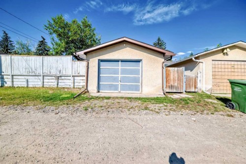 6216 4 Street Ne, Calgary, AB - Outdoor
