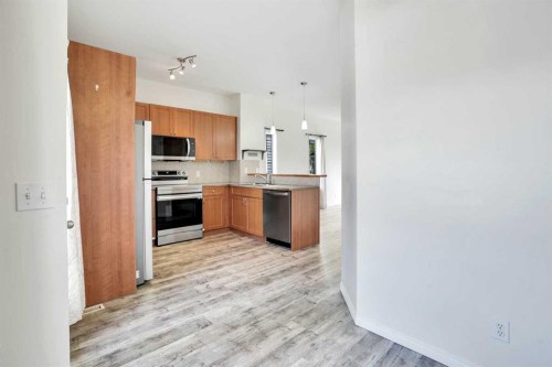 3505-111 Tarawood Lane Ne, Calgary, AB - Indoor Photo Showing Kitchen