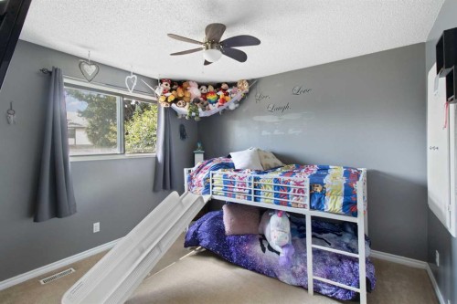 79 Templegreen Drive Ne, Calgary, AB - Indoor Photo Showing Bedroom