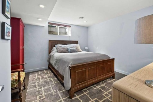 112 Varsity Green Bay Nw, Calgary, AB - Indoor Photo Showing Bedroom