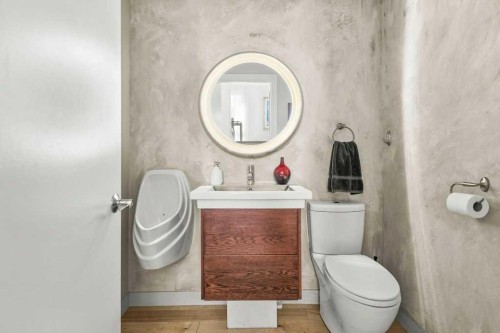 112 Varsity Green Bay Nw, Calgary, AB - Indoor Photo Showing Bathroom