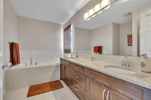 1544 Panatella Boulevard Nw, Calgary, AB - Indoor Photo Showing Bathroom