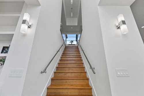 3926 9 Street Sw, Calgary, AB - Indoor Photo Showing Other Room