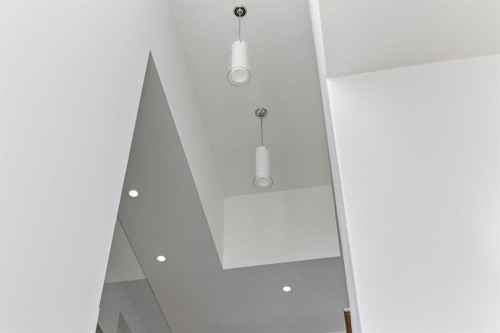 3926 9 Street Sw, Calgary, AB - Indoor