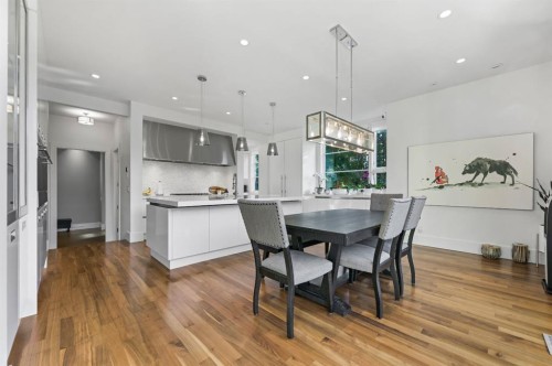 3926 9 Street Sw, Calgary, AB - Indoor Photo Showing Dining Room