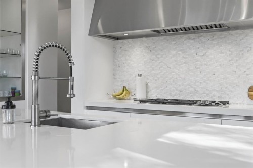 3926 9 Street Sw, Calgary, AB - Indoor Photo Showing Bathroom