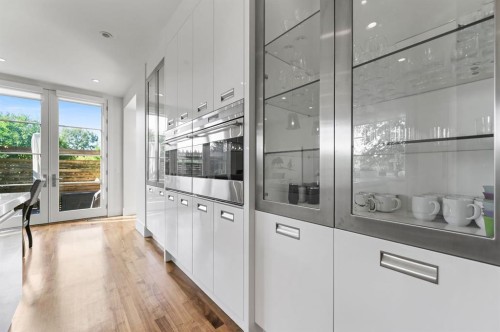 3926 9 Street Sw, Calgary, AB - Indoor Photo Showing Other Room