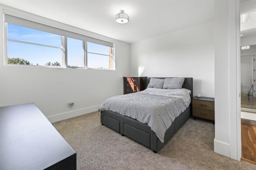 3926 9 Street Sw, Calgary, AB - Indoor Photo Showing Bedroom