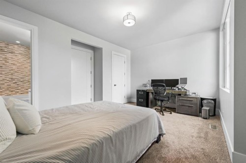 3926 9 Street Sw, Calgary, AB - Indoor Photo Showing Bedroom