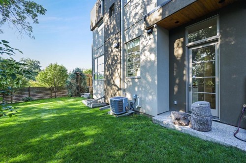 3926 9 Street Sw, Calgary, AB - Outdoor