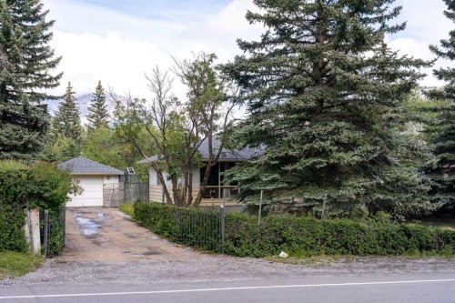 125 Rainbow Avenue  Banff, AB T1L 1A1