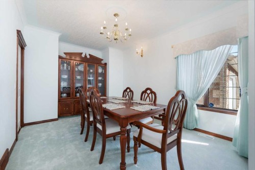 1600 Evergreen Hill Sw, Calgary, AB - Indoor Photo Showing Dining Room