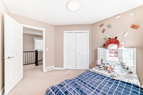 40 Saddlelake Gardens Ne, Calgary, AB - Indoor Photo Showing Bedroom