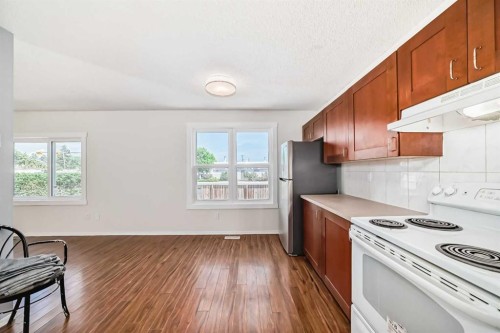 5307 Madigan Drive Ne, Calgary, AB - Indoor Photo Showing Kitchen