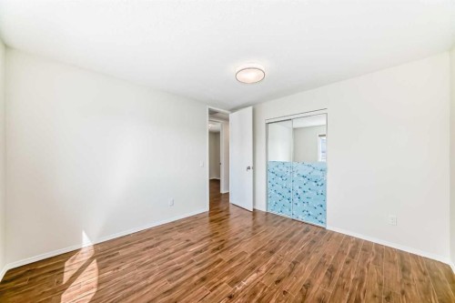 5307 Madigan Drive Ne, Calgary, AB - Indoor Photo Showing Other Room