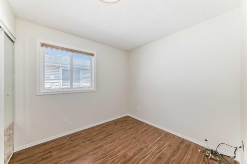 5307 Madigan Drive Ne, Calgary, AB - Indoor Photo Showing Other Room