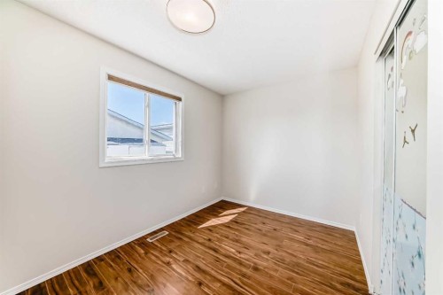 5307 Madigan Drive Ne, Calgary, AB - Indoor Photo Showing Other Room